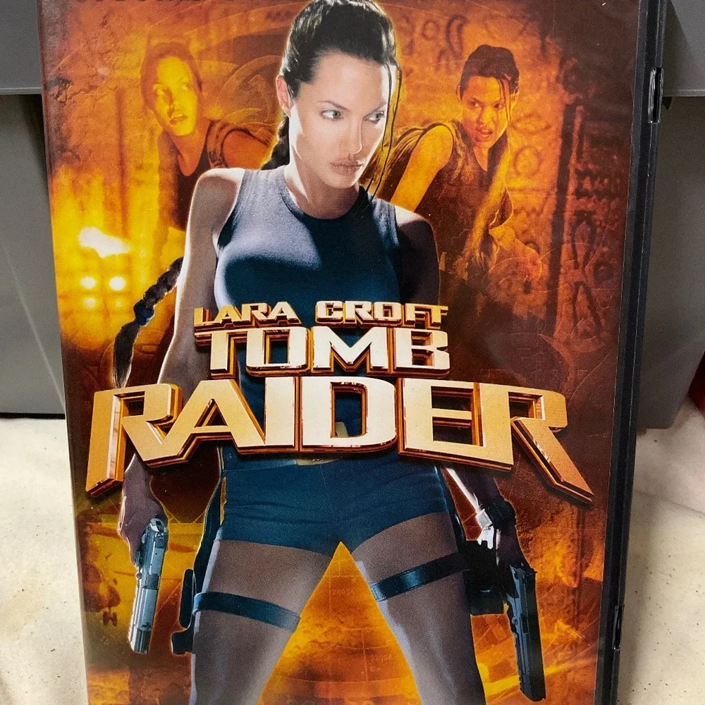 DVD - Lara Croft Tomb Raider. V175